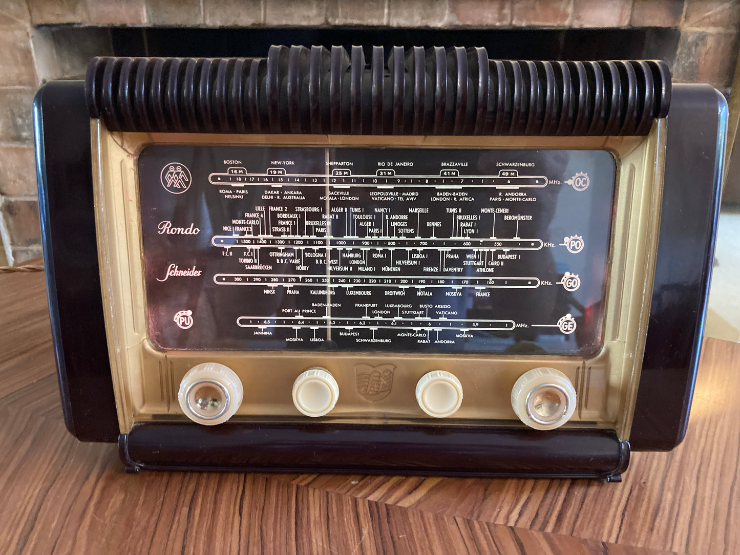 SCHNEIDER Rondo 57 1957 BOSE Soundlink-Micro Bluetooth